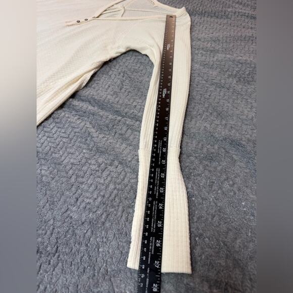 Free People We The Free Women’s Citrine Thermal Top Tee V Neck Small Cream - Picture 8 of 11